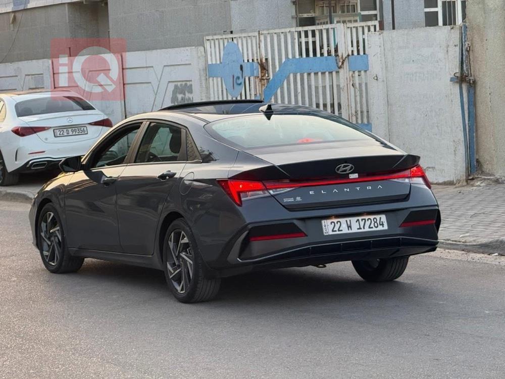 هیوندای ئەلەنترا